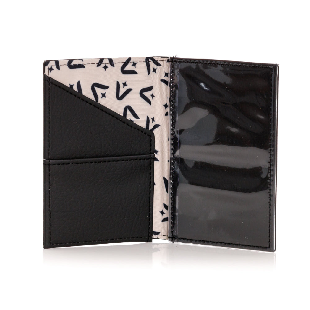 PORTAPASAPORTE PRAGA NEGRO CON BORDADO