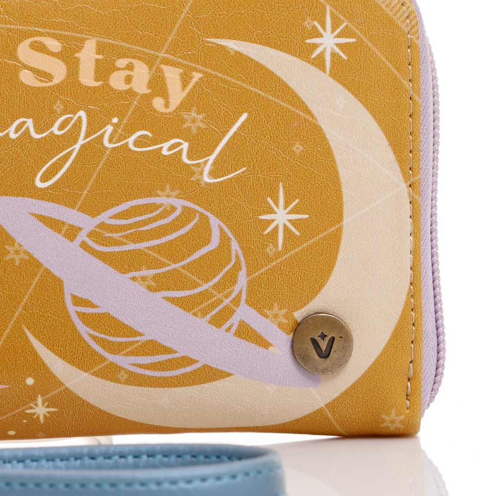 BILLETERA PARA MUJER BALI MOSTAZA EN CUERO VEGANO CON PULSERA