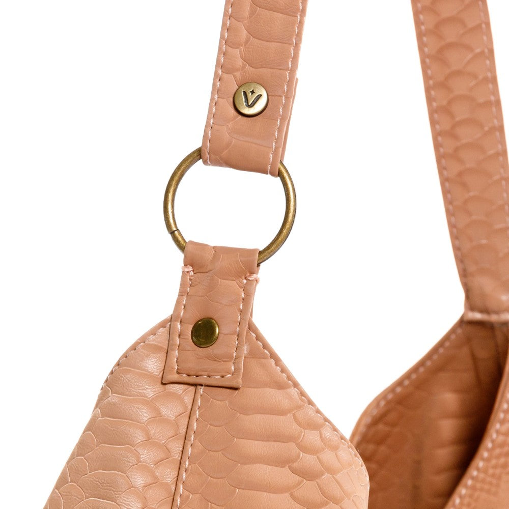 Cartera para mujer color mocca con cargadera de hombro y broche