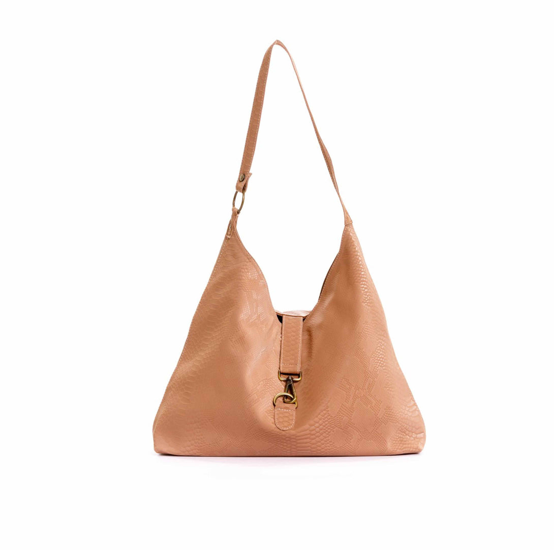 Cartera para mujer color mocca con cargadera de hombro y broche