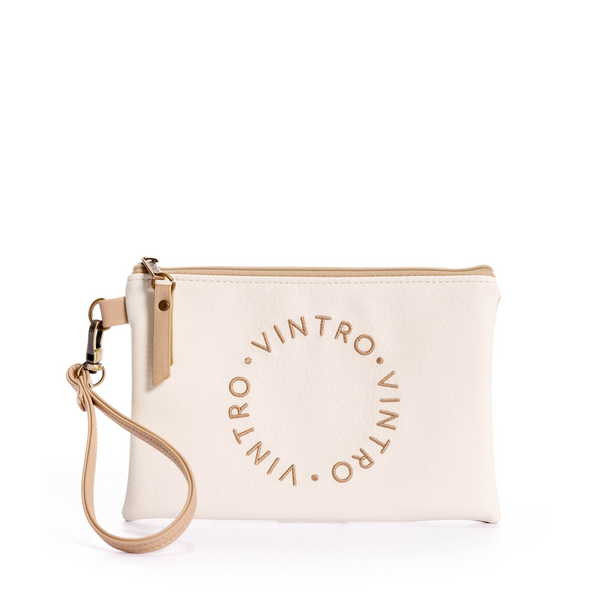 cosmetiquera pequeña, fabricado en pvc con pulsera, y bordado, color beige