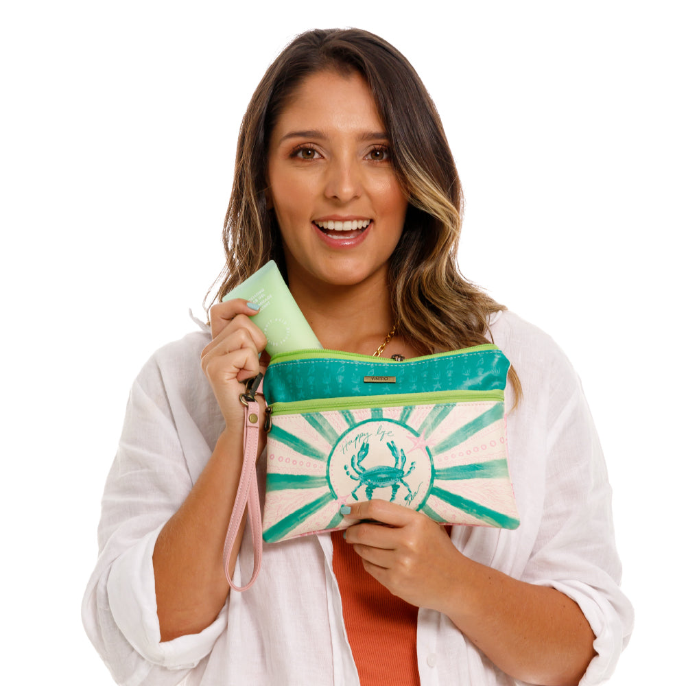 COSMETIQUERA PARA MUJER TOGO VERDE EN CUERO VEGANO CON PULSERA