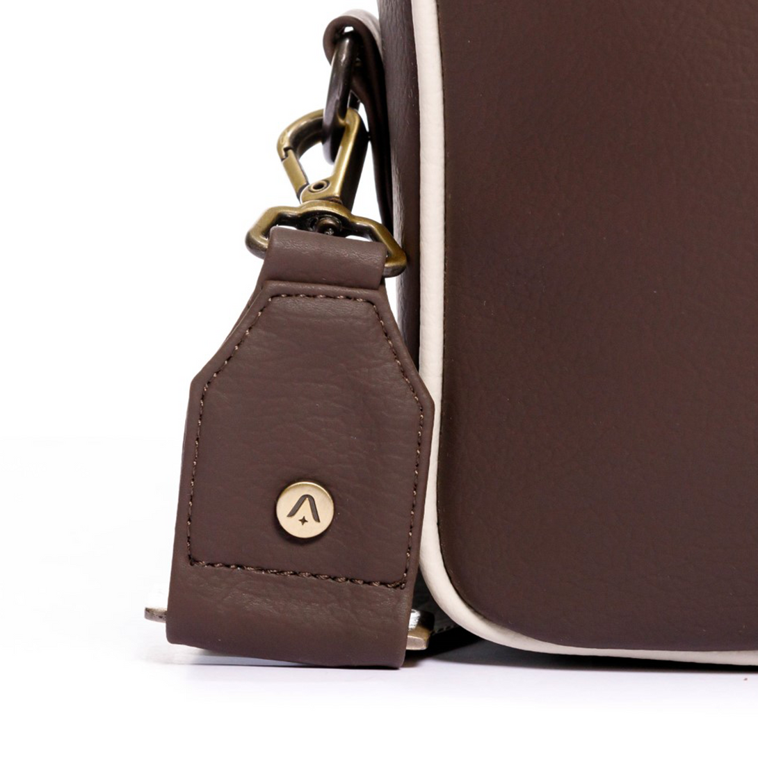 MANOS LIBRES PARA MUJER ROMA CHOCOLATE CON CARGADERA REMOVIBLE