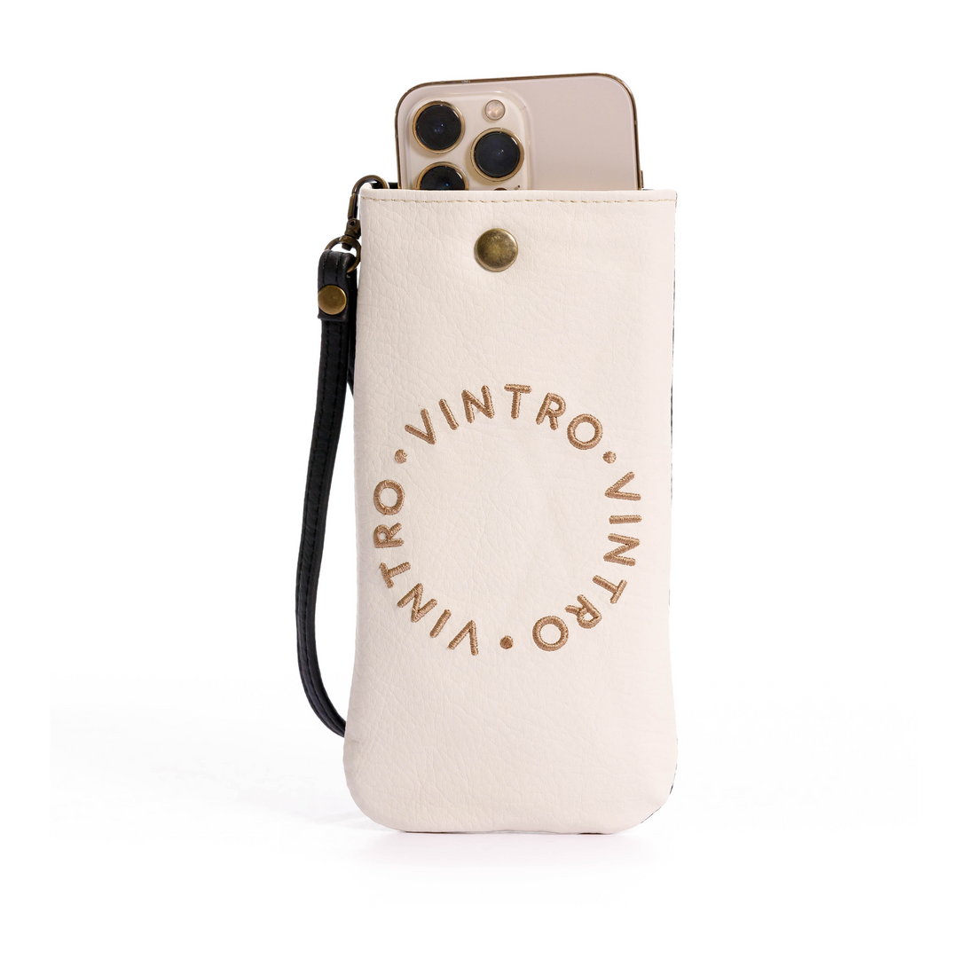 estuche para gafas o celular en color solido, fabricado en pvc, con pulsera y bordado color negro
