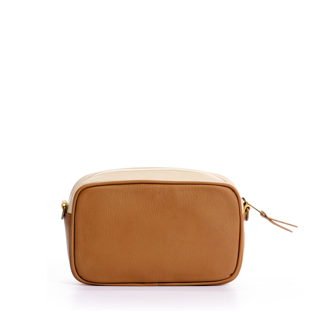 manos libes solido para mujer, fabricado en pvc con correa, en color café con beige