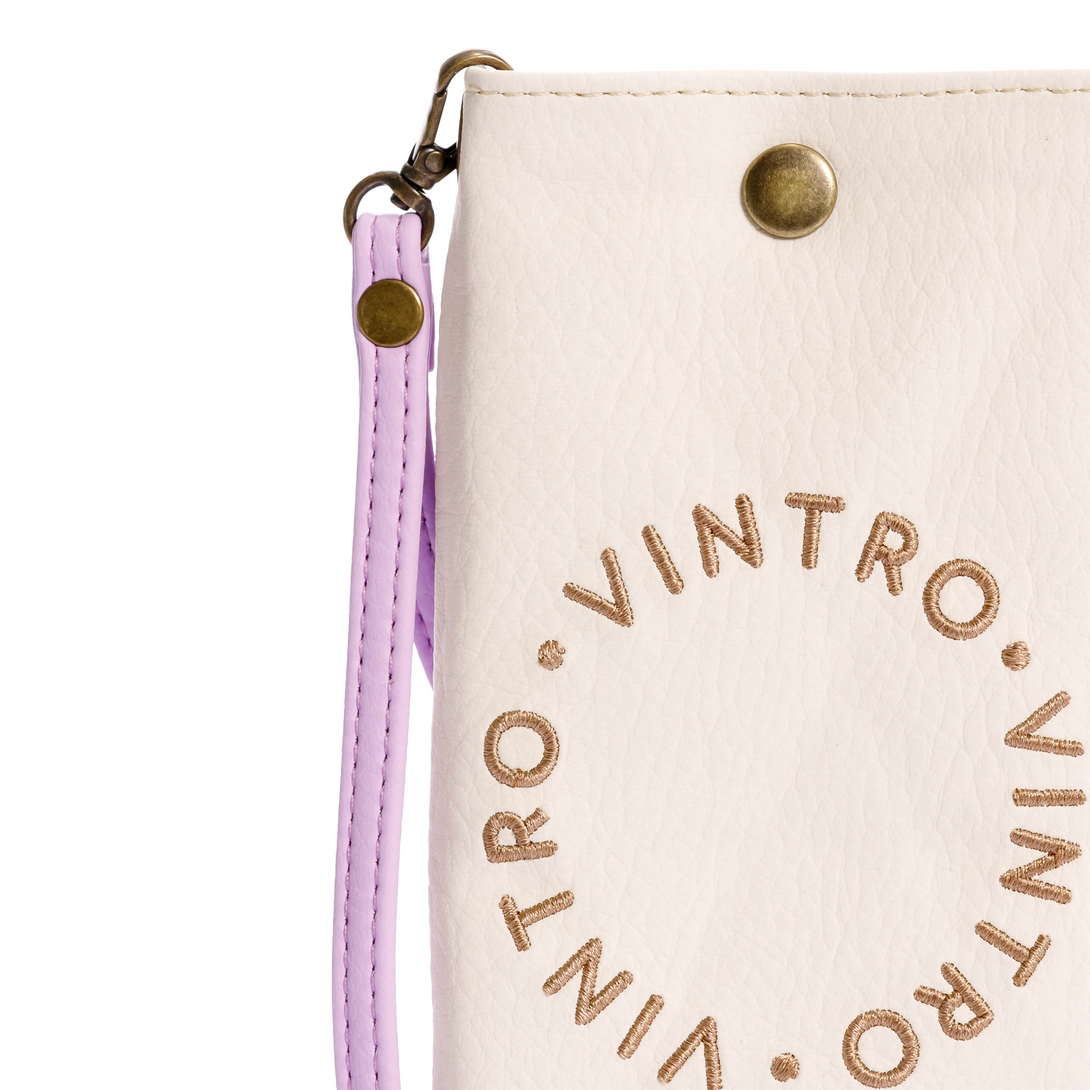 estuche para gafas o celular en color solido, fabricado en pvc, con pulsera y bordado color lila