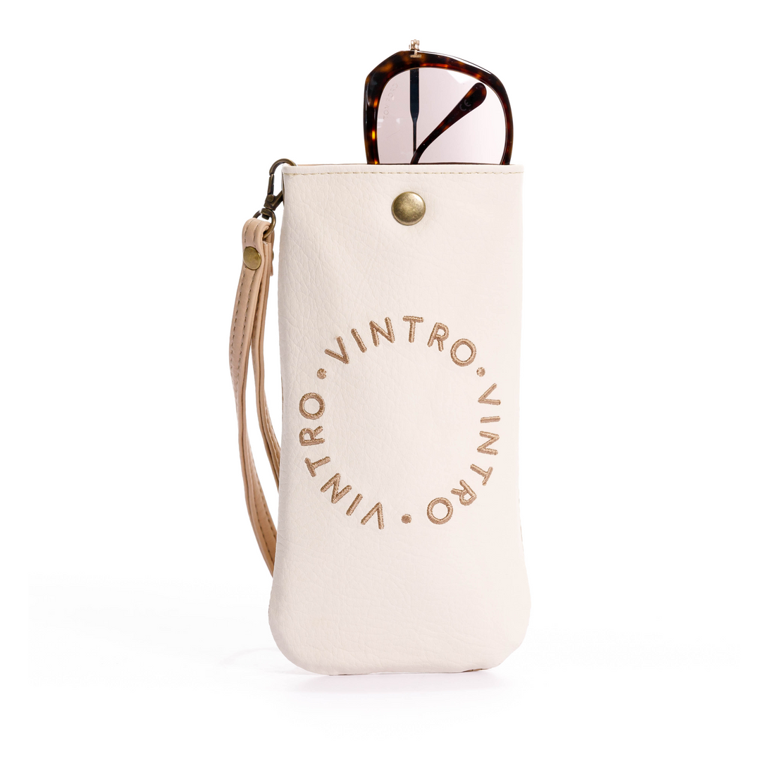 estuche para gafas o celular en color solido, fabricado en pvc, con pulsera y bordado color beige