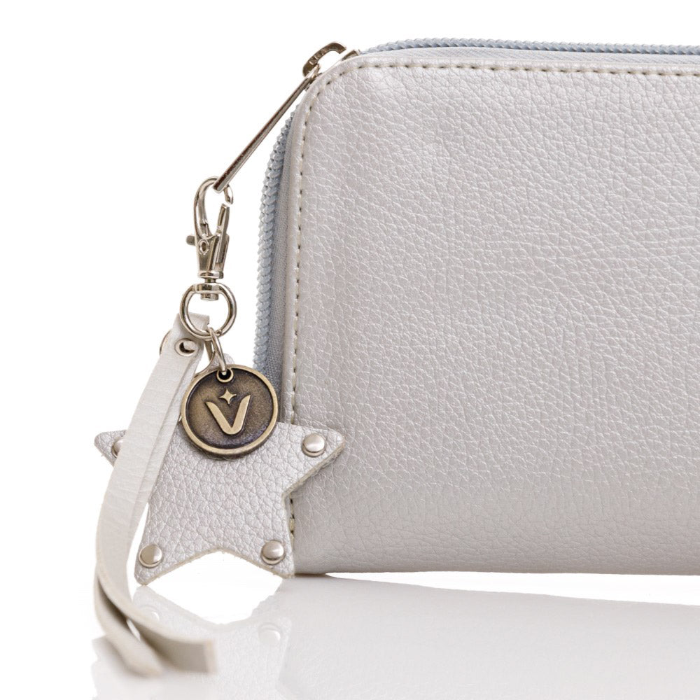 BILLETERA PARA MUJER BALI PLATA EN CUERO VEGANO CON ACCESORIO