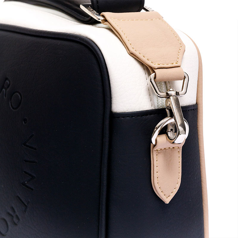 MANOS LIBRES PARA MUJER ROMA PRINT NEGRO CON CARGADERA REMOVIBLE