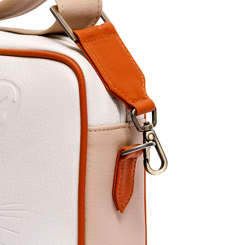 MANOS LIBRES PARA MUJER ROMA PRINT ROSADO EN CUERO VEGANO CON CARGADERA REMOVIBLE