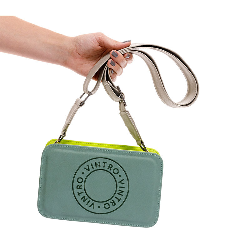MANOS LIBRES PARA MUJER VIENA VERDE CARGADERA EXTRAIBLE