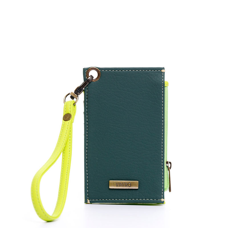 PORTADOCUMENTO PARA MUJER PARAGUAY VERDE EN CUERO VEGANO CON PULSERA